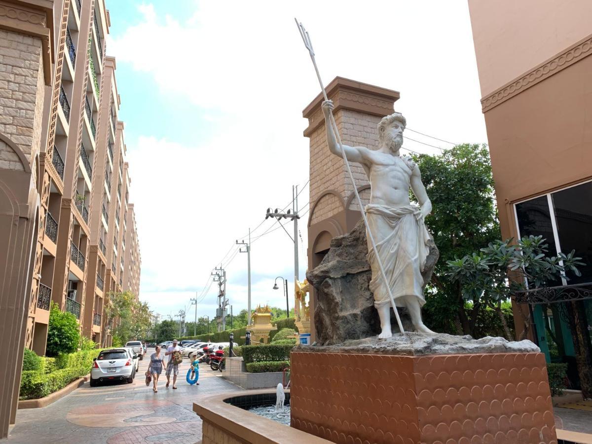 Atlantis Condo Resort Pantai Jomtien Luaran gambar
