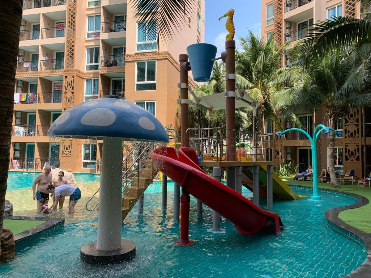 Atlantis Condo Resort Pantai Jomtien Luaran gambar