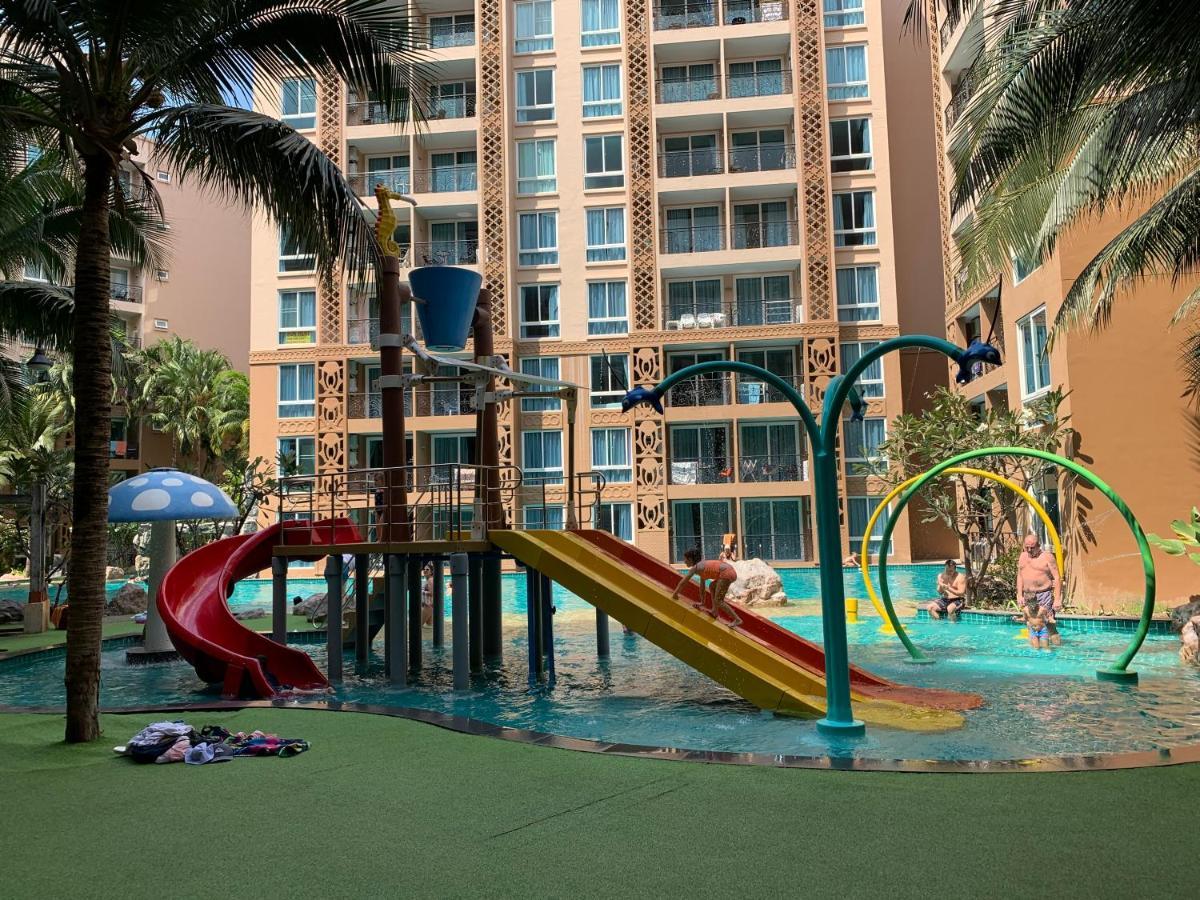 Atlantis Condo Resort Pantai Jomtien Luaran gambar