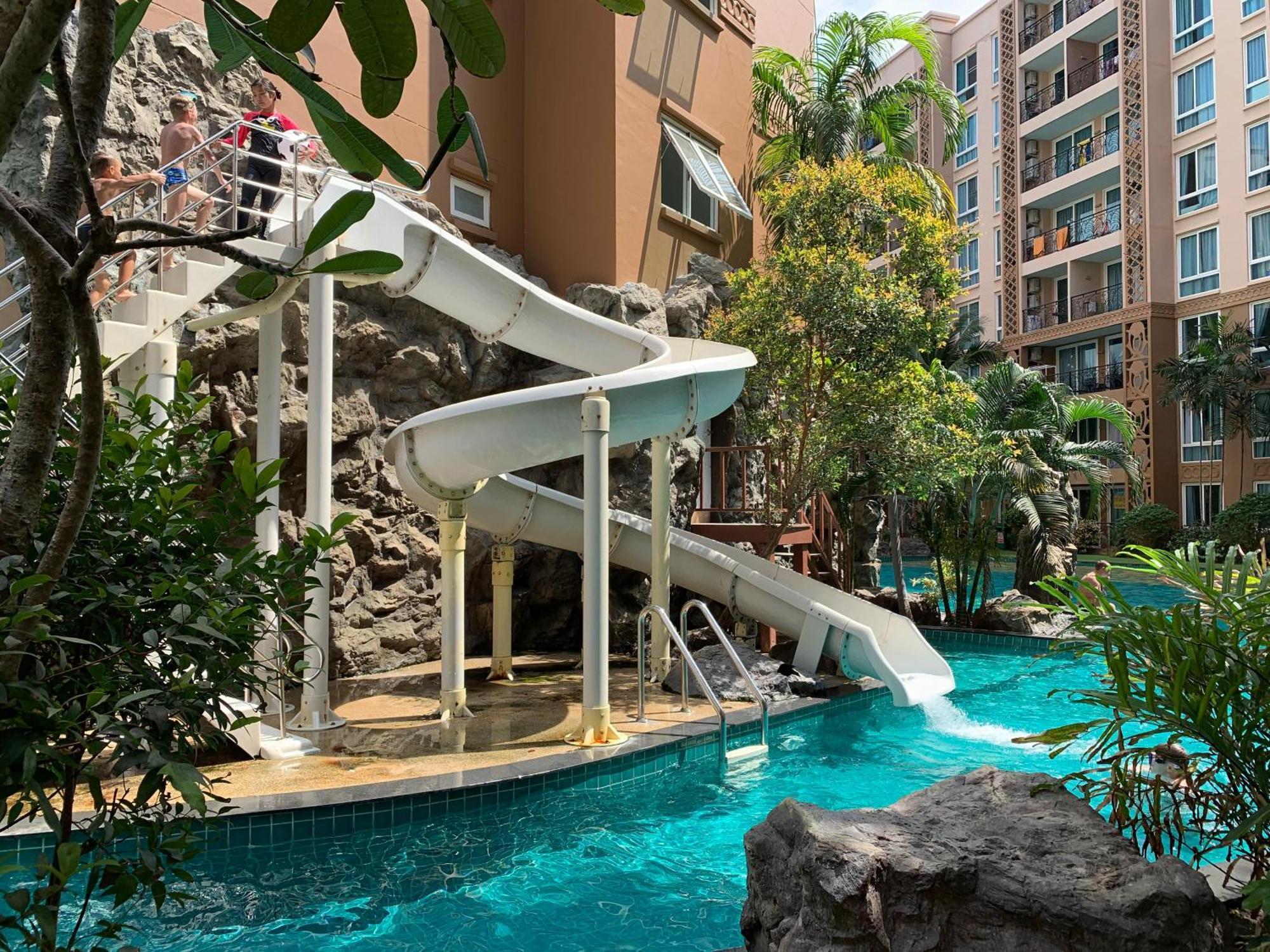 Atlantis Condo Resort Pantai Jomtien Luaran gambar