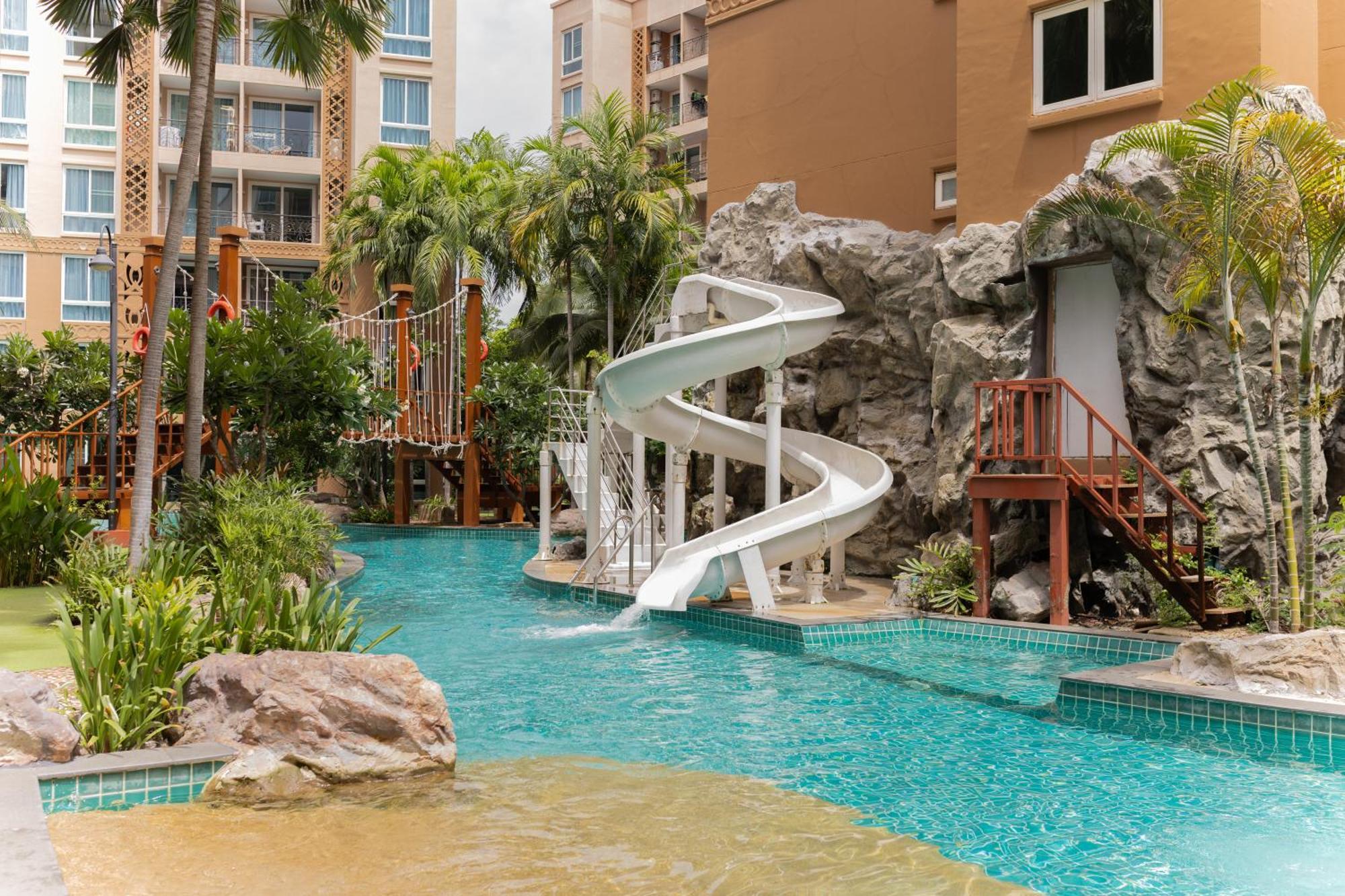 Atlantis Condo Resort Pantai Jomtien Luaran gambar